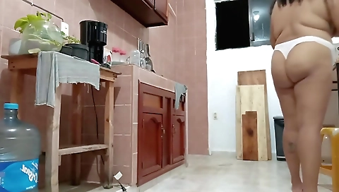 Solo mom mom video featuring a beautiful amateur mom