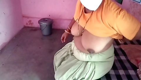 Big ass brunette gets fucked by a big dick in the backyard