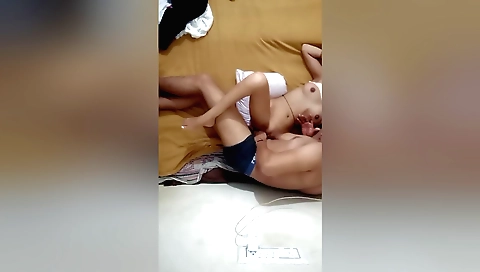 Indian amateur video shows a hot guy kissing the lone man