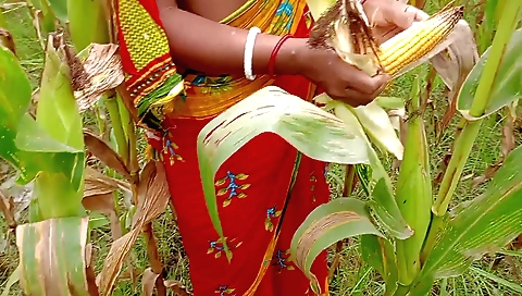 Indian hottie with big tits gives a blowjob to her boyfriend