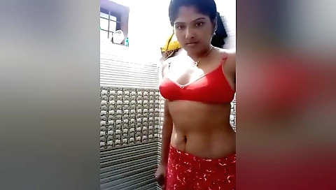 Sexy indian teen showing off her nice body in this video