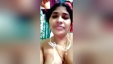 Busty brunette bhabhi shows her boobs on web camera