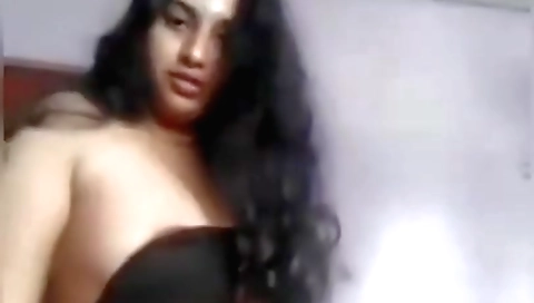 Amateur hairy chick with a nice ass and a nice shaved pussy