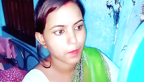 Indian bhabhi fucks in the bathroom in the bathroom