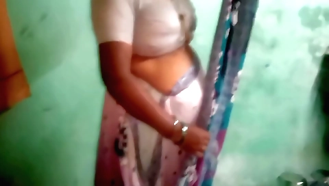Indian housewife gets a better deal for her rent by doing the chores