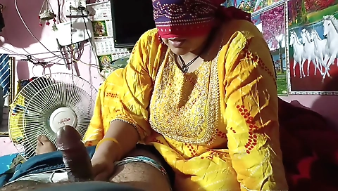 Indian milf with a big booty gets her stepbrother in bed