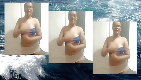 Hot solo female video with the hotness inside her pussy