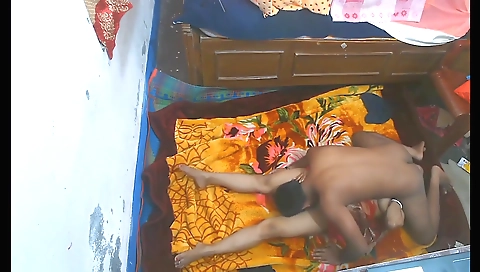 Indian woman gets fucked in a hot amateur porn video