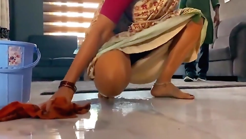 Brunette indian milf with perfect tits naked and show body