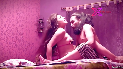 Milf with a nice round booty is making a dreamy scene