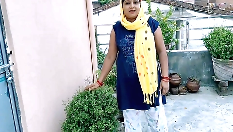 Indian hottie gets wiped and wiped out by the stranger