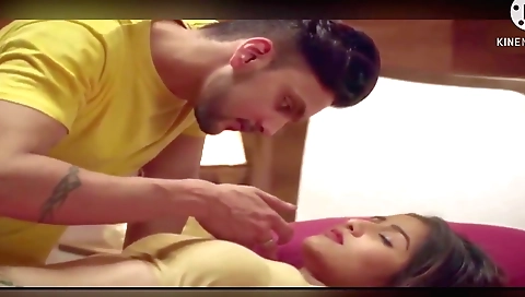 Bride arrives at her husband house to prepare the wedding