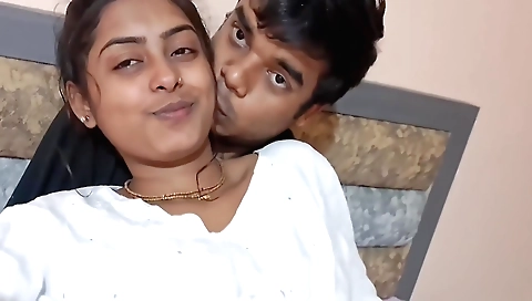 Amateur brunette babe fucking and fucking hard in the hottest way