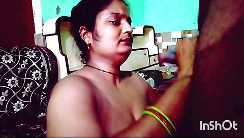 Indian amateur milf gets her ass and pussy deep throated