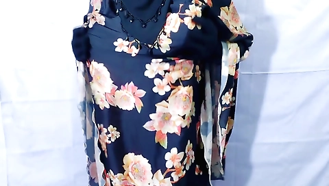 Indian housewife fucks with her neighbor in hd solo video