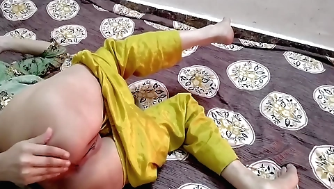 Indian stepmother gets fucked by the guy in hd porn