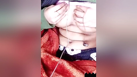 Indian amateur girlfriend with small tits doing solo