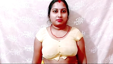 Indian big tittied brunette in a hot and sexy action