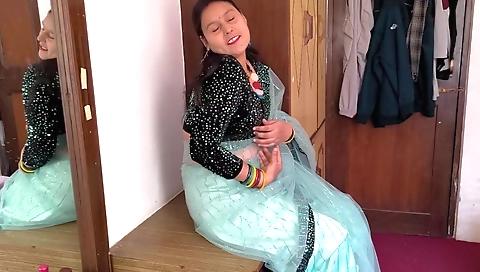 Indian amateur video showing a girl with curly hair