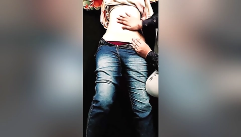 Indian massage with a canadian girl in the massage room