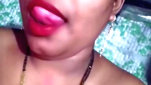 Indian brunette fucks her hairy pussy solo in a hot video