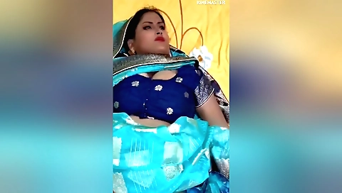 Indian babe with big tits fucks her pussy with a dildo
