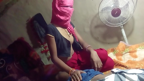 Indian cook wife shows her old lover and gives him a blowjob