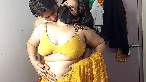 Indian woman with a big ass and a nice round boobies