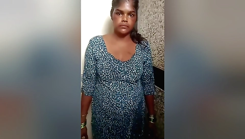 Sexy brunette amateur milf has a solo female video