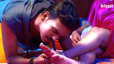 Brunette is fucked in various spots in homemade video